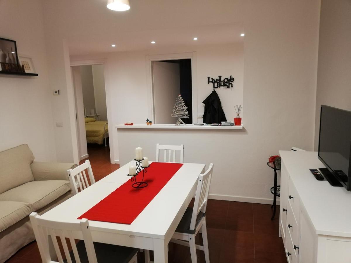 شقة Davide & Mary Friendly House نوفارا المظهر الخارجي الصورة