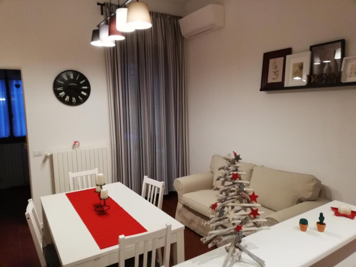 شقة Davide & Mary Friendly House نوفارا المظهر الخارجي الصورة